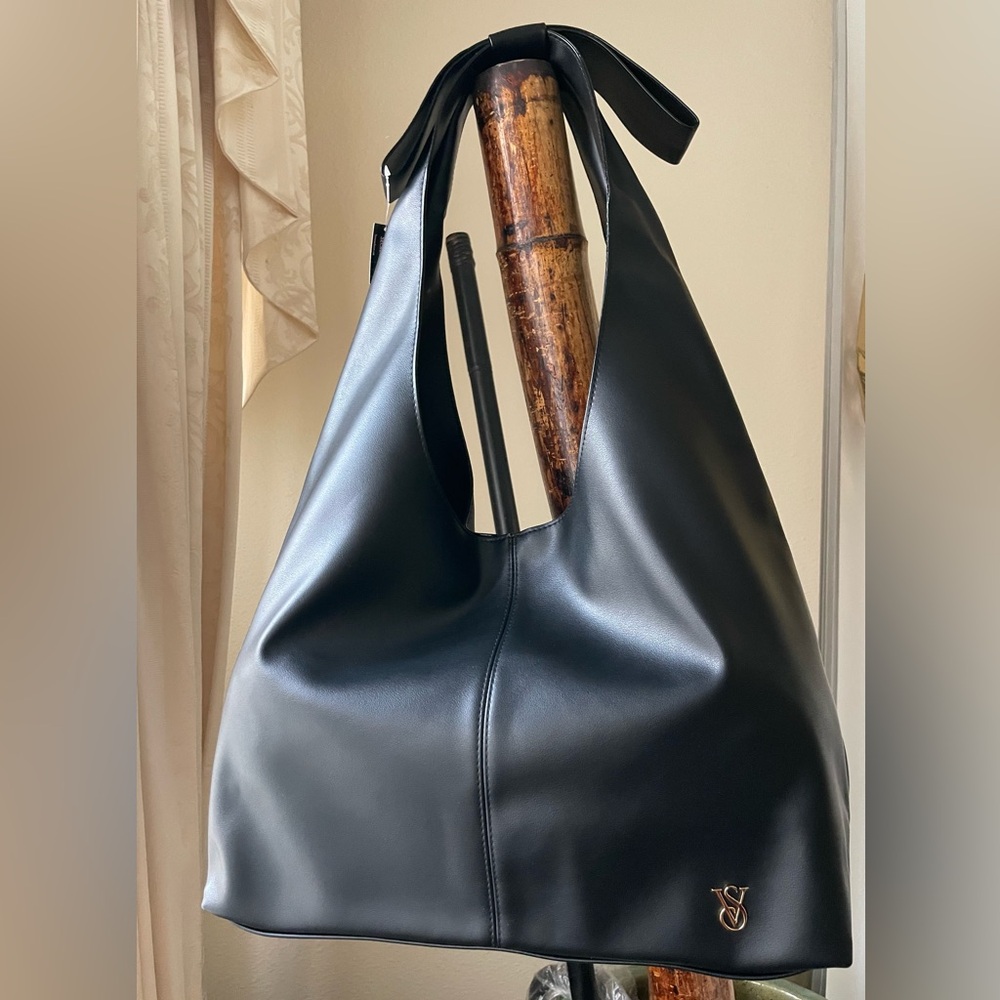 NEW Victoria's Secret Chic Black Faux Leather Slouchy Bow Hobo Shoulder Bag 2026 - Picture 2 of 10